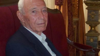 صورة المفكر الراحل طيب تيزيني.. التنوير عبر تثوير التراث