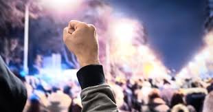 صورة السلطوية و الديمقراطية