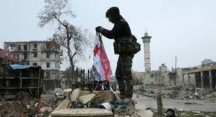 صورة سوريون يرون بيوتهم أمامهم حالمين بعودة قريبة في يوم ما!