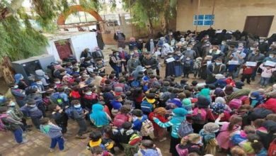 صورة مظاهرات في الشحيل والبصيرة تنديداً بإيقاف الدعم عن المشفى العام