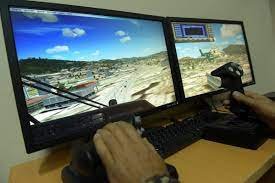 صورة أفغانستان تقدم إغراءات وضمانات للطيارين الذين هربوا من سيطرة طالبان.