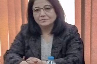 صورة حوار الزميلة “هيفاء محمود” على وكالة أنباء هاور “ANHA” لمناقشة موضوع :الأحزاب السياسية تدعم المبادرة الشعبيّة المطالبة بإزالة اسم حزب العمال الكردستاني من ‘قائمة الإرهاب’