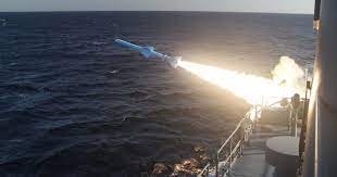 صورة مناورات بالبحر تضمنت إطلاق صواريخ باليستية وصواريخ كروز..رسائل التهديد مستمرة بين إسرائيل وإيران