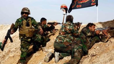 صورة الفصائل الموالية لإيران في سوريا تحصن مواقعها من خلال رفع سواتر ترابية وتبديل بعض النقاط والمواقع للتمويه.