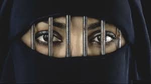 صورة ارفعوا أيديكم عن المرأة أيها الظلاميون!