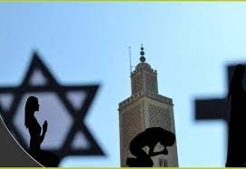 صورة هل تنظر الأديان بعين التمييز بين الرجل والمرأة؟￼