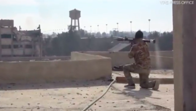 صورة بعد هجوم داعش على سجن الحسكة مسلحو داعش يحتجزون حوالي 700 صبي بعضهم لا تزيد أعمارهم عن 12 عاما