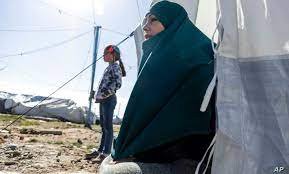 صورة “أردن قتلي”.. مخيمات الداعشيات الأجنبيات في سوريا تغلي