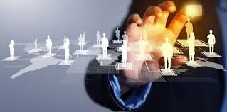 صورة علاقة التنوير بالبنى الاجتماعية والسياسية.