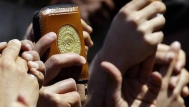 صورة عندما يشعل الجهل بالدين والديمقراطية حرائق التعصب