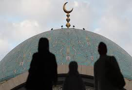 صورة من السلطة الدينية إلى السلطة الروحية.