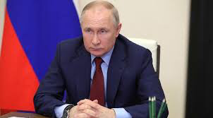 صورة وزير الدفاع الروسي يقول لبوتين إن الوضع في ماريوبول هادئ ويسمح بعودة المدنيين