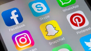 صورة المواقع الاجتماعية.. مواقع للتواصل أم منصّة لطرح الأفكار؟