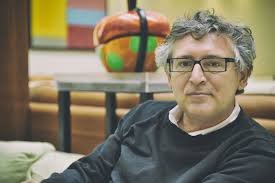 صورة الفيلسوف الفرنسي ميشال أونفري: حداثة ما بعد الإنسانية أكثر خطورة من أسلمة أوروبا(٤).