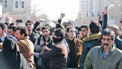 صورة تظاهرات الخبز تتواصل في إيران.. “فليسقط حكم المرشد”