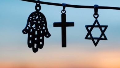 صورة أتباع الأديان إذ يحوّلون الإيمان إلى عصبيات (٢).