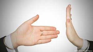 صورة يد السياسة في عجين النفس البشرية.. مشلولة أم مسؤولة1