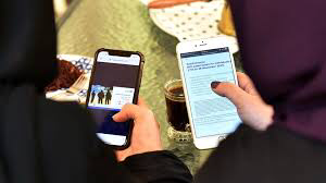 صورة دور المرأة المؤثرة على مواقع التواصل في تغيير الصورة النمطية للمرأة(٢).