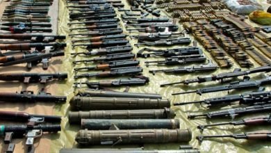 صورة إيران تنقل أسلحة لسوريا ولبنان تحت غطاء المساعدات.