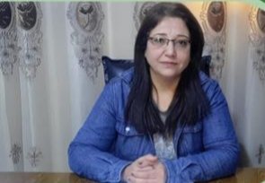 صورة لقاء الزميلة هيفاء محمود عبر أثير إذاعة صوت الحياة حول موضوع: اجتماع موسكو يهدف للوصول لاتفاق استبدادي ضد مصالح الشعبين.