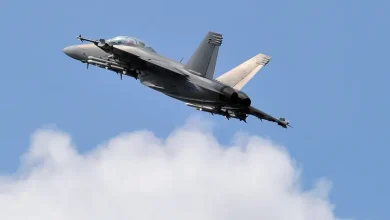 صورة طائرة روسية تتفادى التصادم مع قاذفة أميركية..بأجواء سوريا