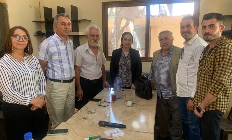 صورة وفد من حزب الحداثة تنظيم دمشق يشارك في لقاء حواري …