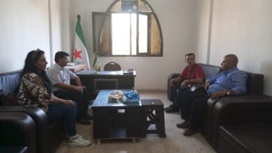 صورة زيارة مجموعه من المثقفين والحقوقيين وشيخ عشيرة الوهب مكتب الرقة لحزب الحداثة و تم شرح مفصل للحضور عن إستراتيجية الحزب وبرنامجه السياسي واهدافه ولمحة عن نظامه الداخلي