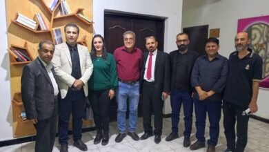 صورة حضور ممثلو حزب الحداثة بمكتب الرقة الأمسية الشعرية التي أقامها حزب الوطن السوري بالرقة في صالة المركز الثقافي بالرقة 